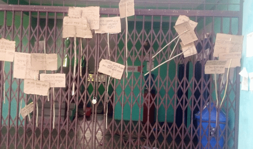 कैलारी गाउँपालिकाको ९ नम्बर वडा कार्यालयमा तालाबन्दी