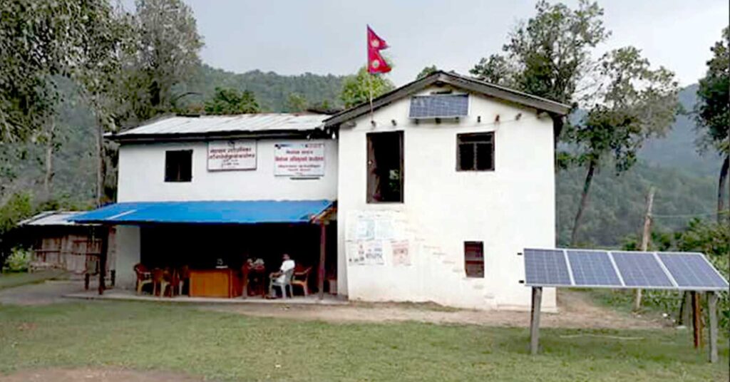 आम्दानीभन्दा कैयौँ गुणा बढी खर्च