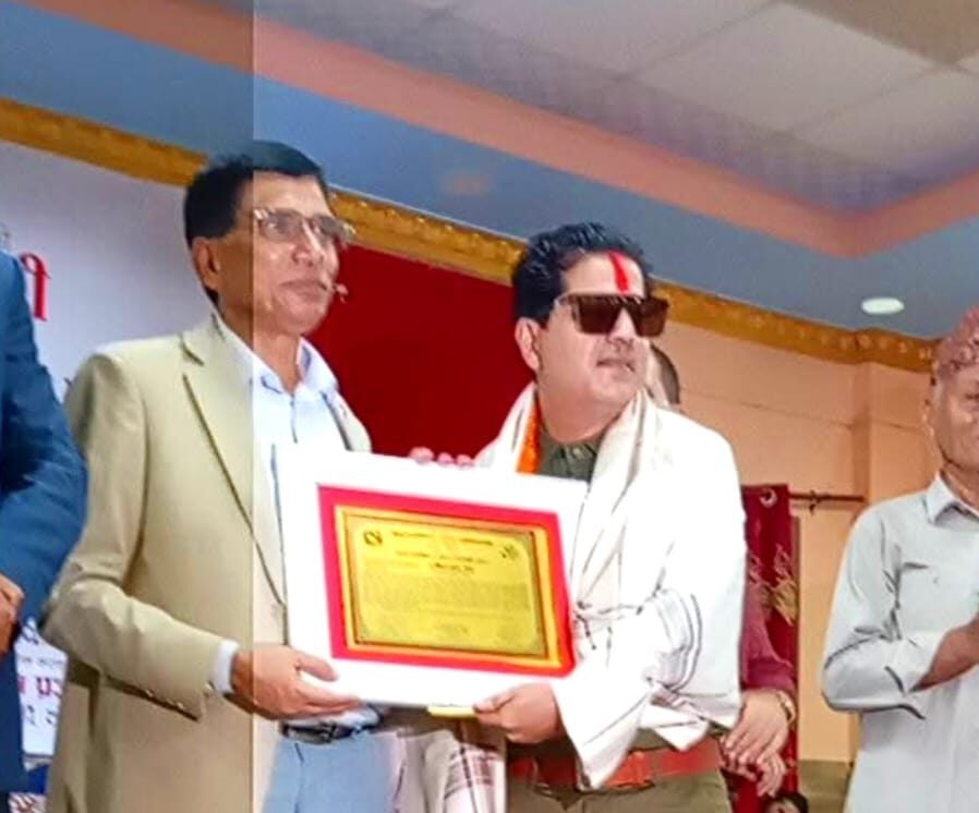 तीन दशकदेखि कला क्षेत्रमा सक्रिय आचार्यलाई प्रज्ञा प्रादेशिक प्रतिभा सम्मान