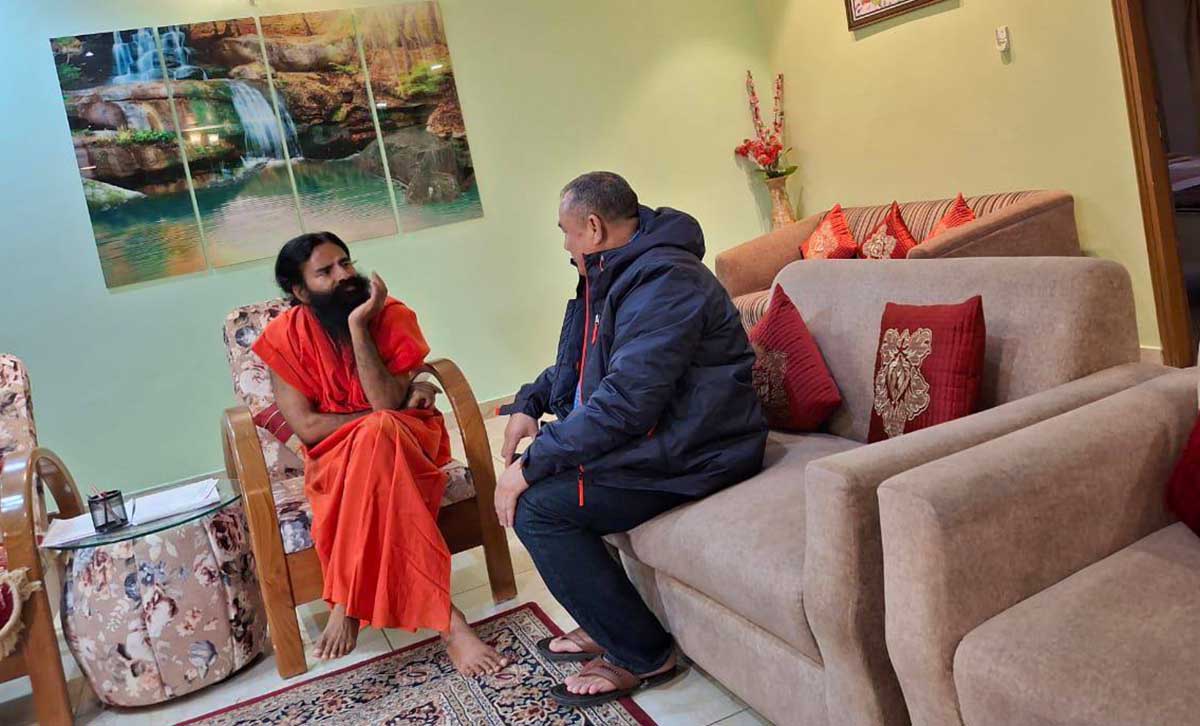 मुख्यमन्त्री शाहद्वारा स्वामी रामदेव र आचार्य बालकृष्णसँग सुदूरपश्चिमको धार्मिक पर्यटन विकासबारे छलफल