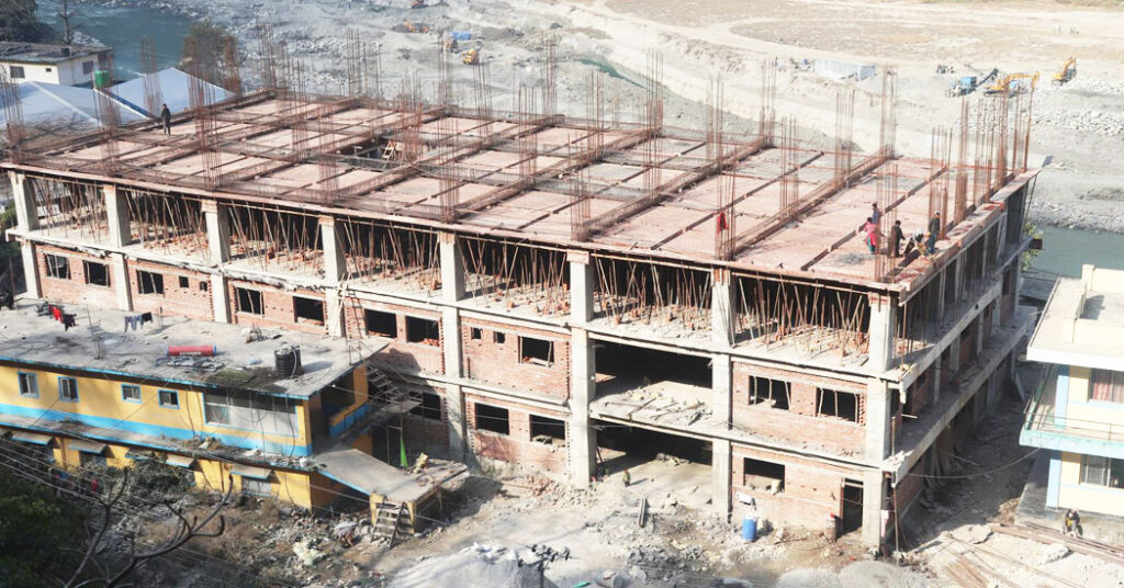 ठेक्का अवधि सकिँदा पनि दार्चुला अस्पताल भवन अधुरो