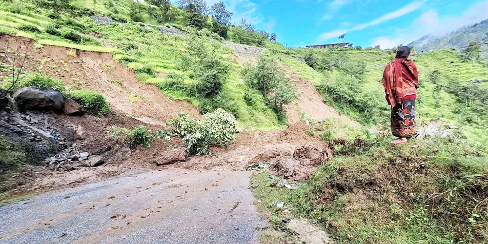 बाजुराका बाढीपहिरो पीडित राहतको पर्खाइमा